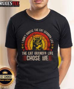 Awesome Cat Grandpa Life T-Shirt featuring a playful cat design, perfect for cat lovers and grandfathers.