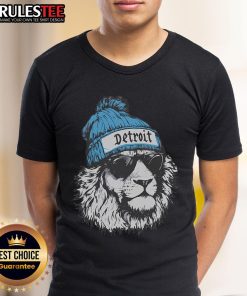 Awesome Detroit Lions T-shirt for Detroit lovers, featuring a stylish design perfect for game day and fan apparel.