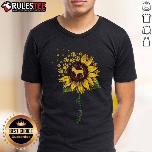 Funny Chihuahua Mom T-Shirt featuring a cute sunflower design for Chiwawa lovers, perfect for dog enthusiasts.