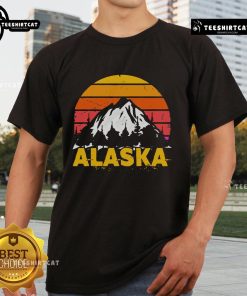 Nice retro Alaska mountain vintage Alaskan T-shirt featuring a scenic mountain design in a classic style.