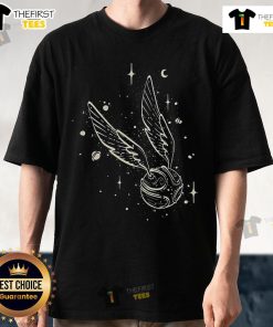 Pretty Bola Quidditch T-Shirt featuring a vibrant design and comfortable fit, perfect for fans of the magical sport.