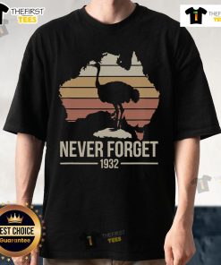 Vintage T-shirt featuring 'Never Forget 1932 Emu War' tribute, showcasing Australian history with a unique design.