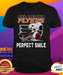 Funny NHL Philadelphia Flyers Snoopy t-shirt featuring a perfect smile inspired by The Peanuts Movie for hockey fans.