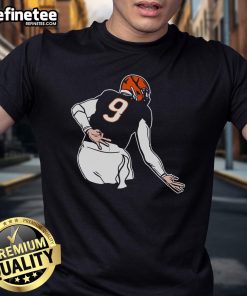 Good Joe Griddy Joe Burrow Cincinnati Bengals T-Shirt featuring vibrant graphics of Joe Burrow in Bengals colors.