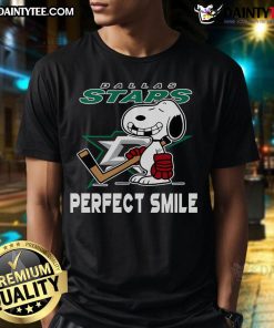 Happy NHL Dallas Stars Snoopy shirt featuring a perfect smile from The Peanuts Movie for hockey fans.