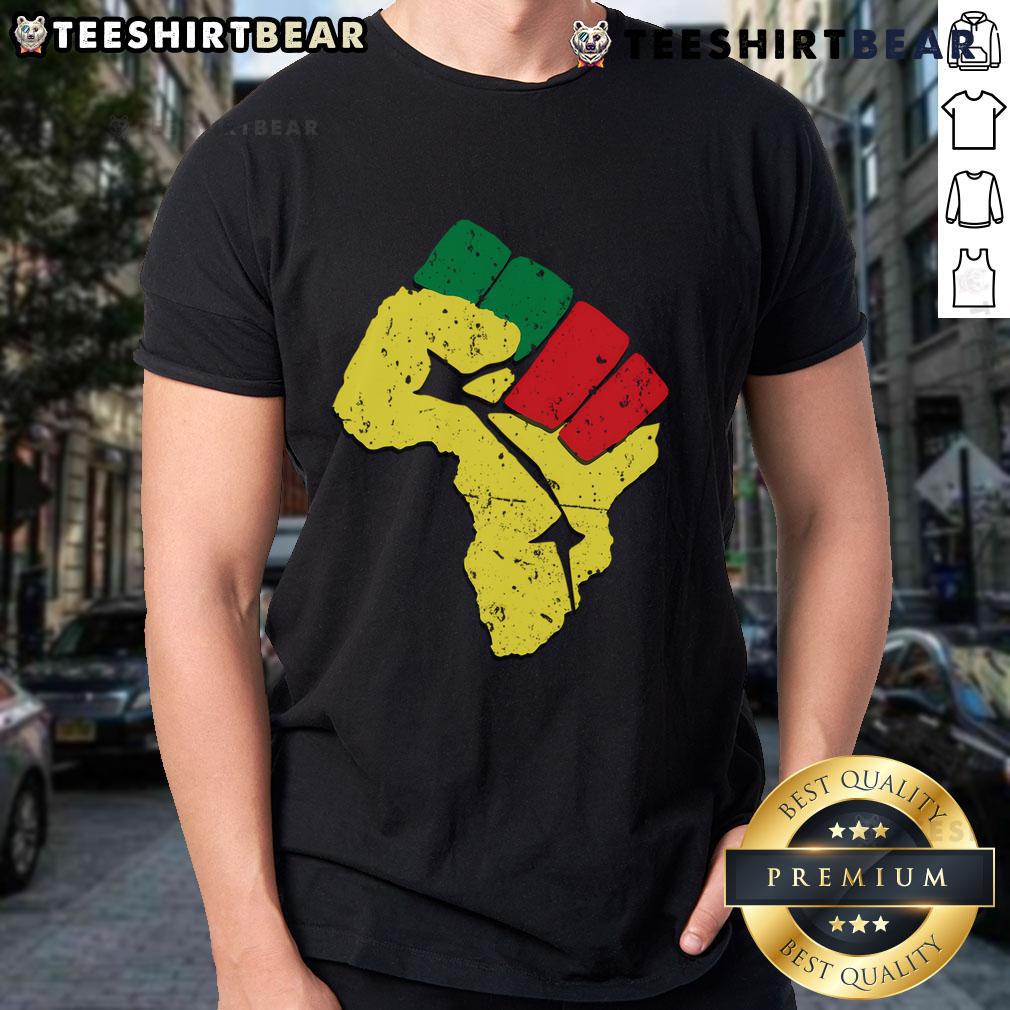 Hot African Flag Colors Resist Fist T Shirt Hot African Flag Colors Resist Fist T-Shirt showcasing vibrant colors and a powerful resistance symbol for proud wearers.