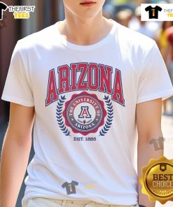 Official Arizona Wildcats Team Crest T-Shirt featuring the iconic logo, perfect for fans and sports enthusiasts.
