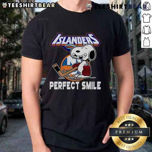 Alt Text: Premium NHL New York Islanders Snoopy Perfect Smile T-Shirt featuring Peanuts Movie design for hockey fans.