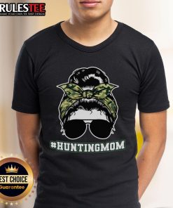 Awesome Messy Bun Hair Hunting Mom T-Shirt design featuring a playful graphic perfect for outdoor-loving mothers.
