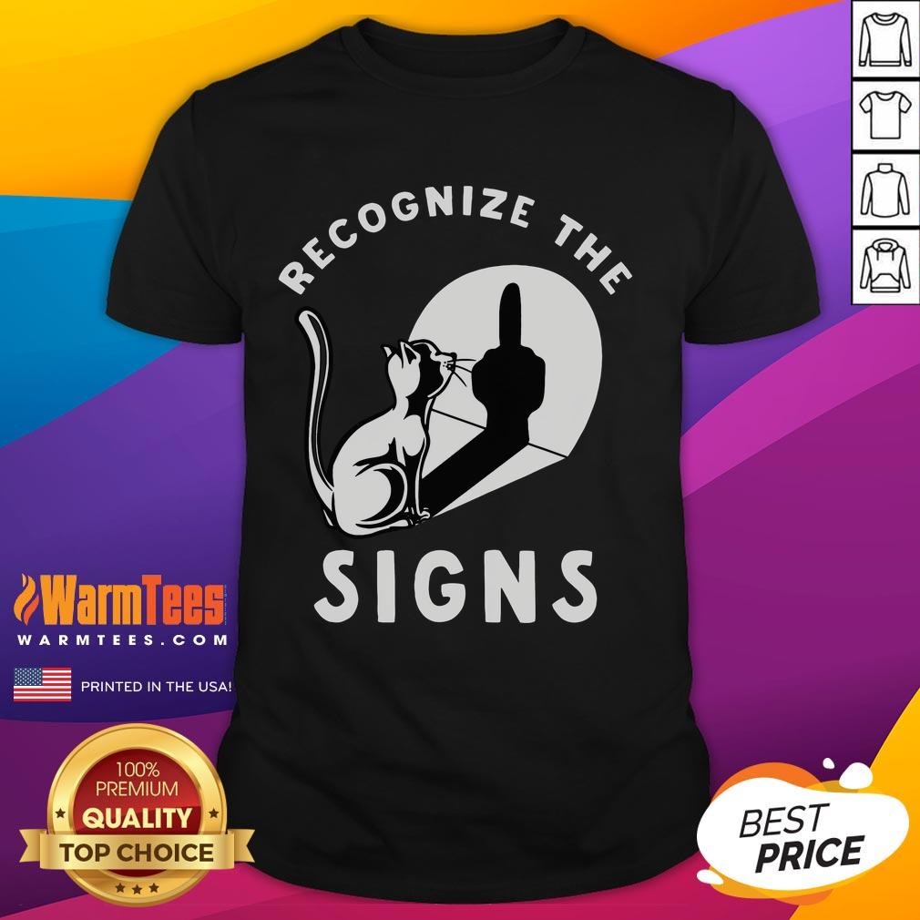 Funny Cat Recognize The Sign Middle Finger Shadow Sarcastic T Shirt Funny cat graphic with a shadow of a middle finger on a sarcastic T-shirt, perfect for humor lovers and cat enthusiasts.