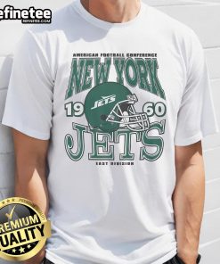 Good New York Jets Classic Team Helmet T-Shirt featuring iconic team colors and logo for fans and collectors.