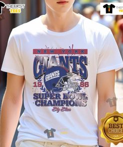 Alt Text: Official New York Giants Super Bowl XXI Champions T-Shirt featuring team logo and championship graphics.