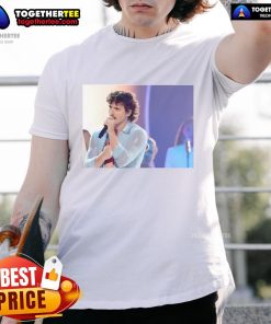 Top Benson Boone 2025 Grammys T-Shirt featuring vibrant design and artist's name for fans celebrating the event.