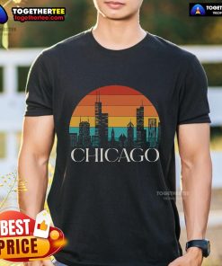 Top Chicago City Illinois gift featuring a vintage jersey flag design on a stylish T-shirt showcasing the skyline.