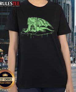 Funny bearded dragon lizard wearing sunglasses, perfect pet reptile design for ladies' tee shirts.