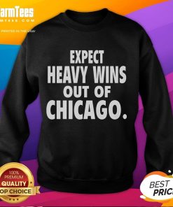 Good Expect Heavy Wins Out of Chicago sweatshirt in a trendy design, perfect for casual wear and sports enthusiasts.