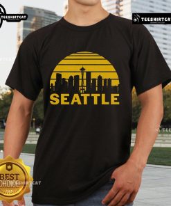 Vintage Seattle Washington cityscape T-shirt featuring iconic skyline and landmarks, perfect for city lovers and travelers.