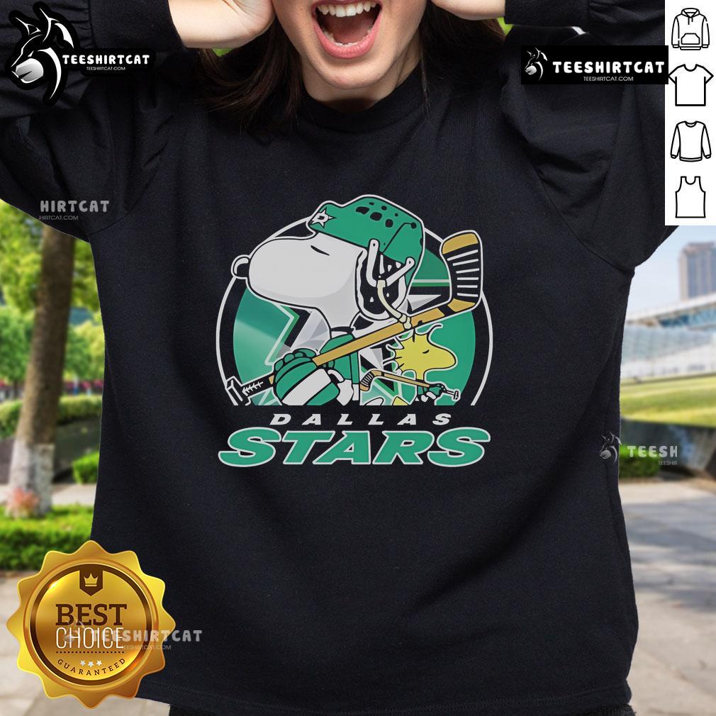 Nice Charlie Brown And Woodstock Dallas Stars The Peanuts X Nhl Sweatshirt Nice Charlie Brown and Woodstock Dallas Stars sweatshirt from The Peanuts x NHL collection, perfect for fans and cozy wear.