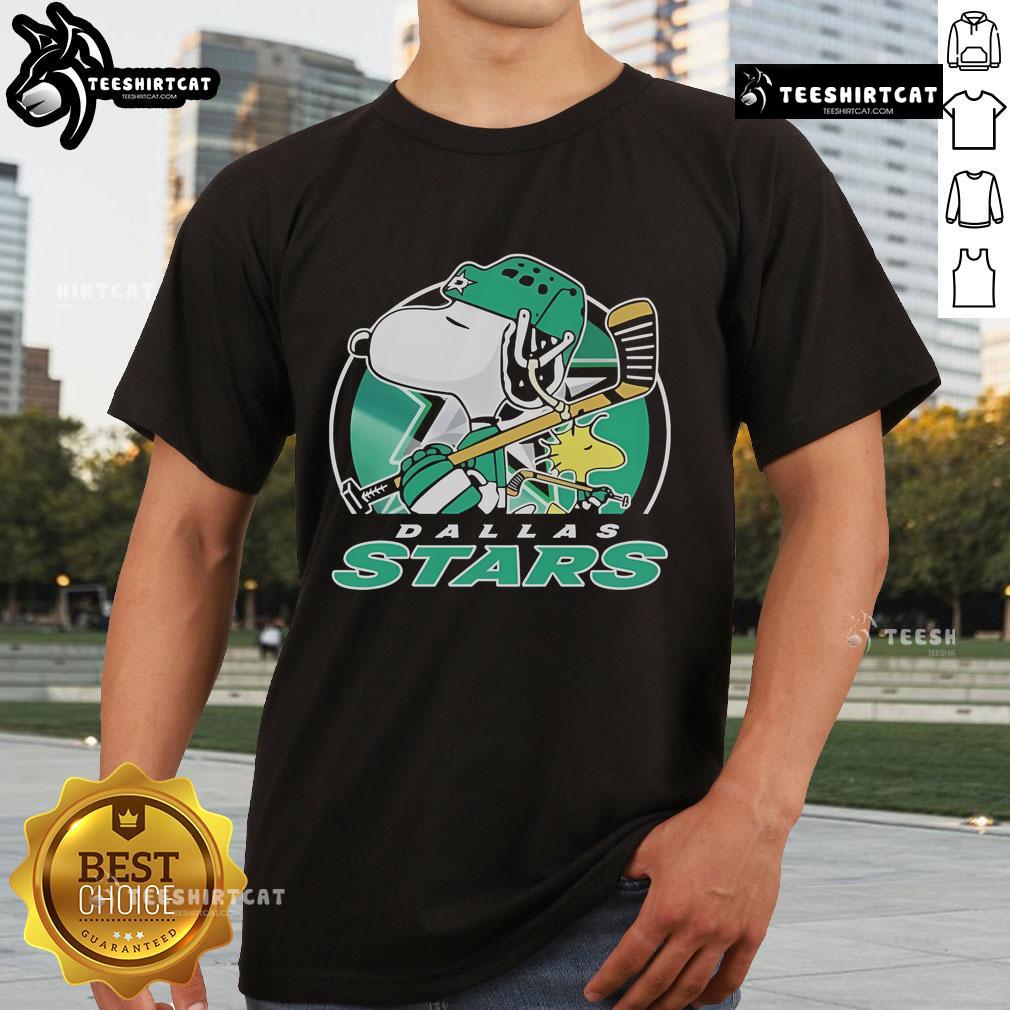 Nice Charlie Brown And Woodstock Dallas Stars The Peanuts X Nhl T Shirt Nice Charlie Brown and Woodstock Dallas Stars T-shirt from The Peanuts x NHL collection, perfect for hockey fans.