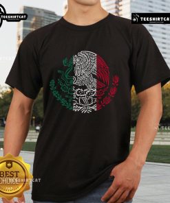 Stylish Mexican Eagle Escudo design on a Mexico flag T-shirt, perfect for patriotic celebrations and casual wear.