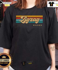 Nice Vintage Sunset Stripes Zigzag Oregon Ladies Tee showcasing a vibrant sunset design with zigzag patterns.