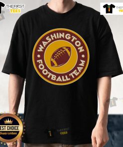 Nice vintage Washington Football Team T-shirt featuring classic logo and retro design, perfect for fans and collectors.