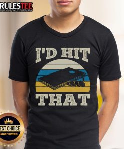 Awesome I'D Hit That Bag Bean Cornhole Retro T-Shirt featuring a fun, vintage-style graphic for cornhole enthusiasts.