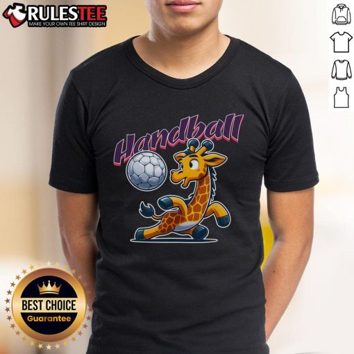 Alt Text: Cute giraffe cartoon sports fan wearing a handball t-shirt, perfect for animal lovers and sports enthusiasts.