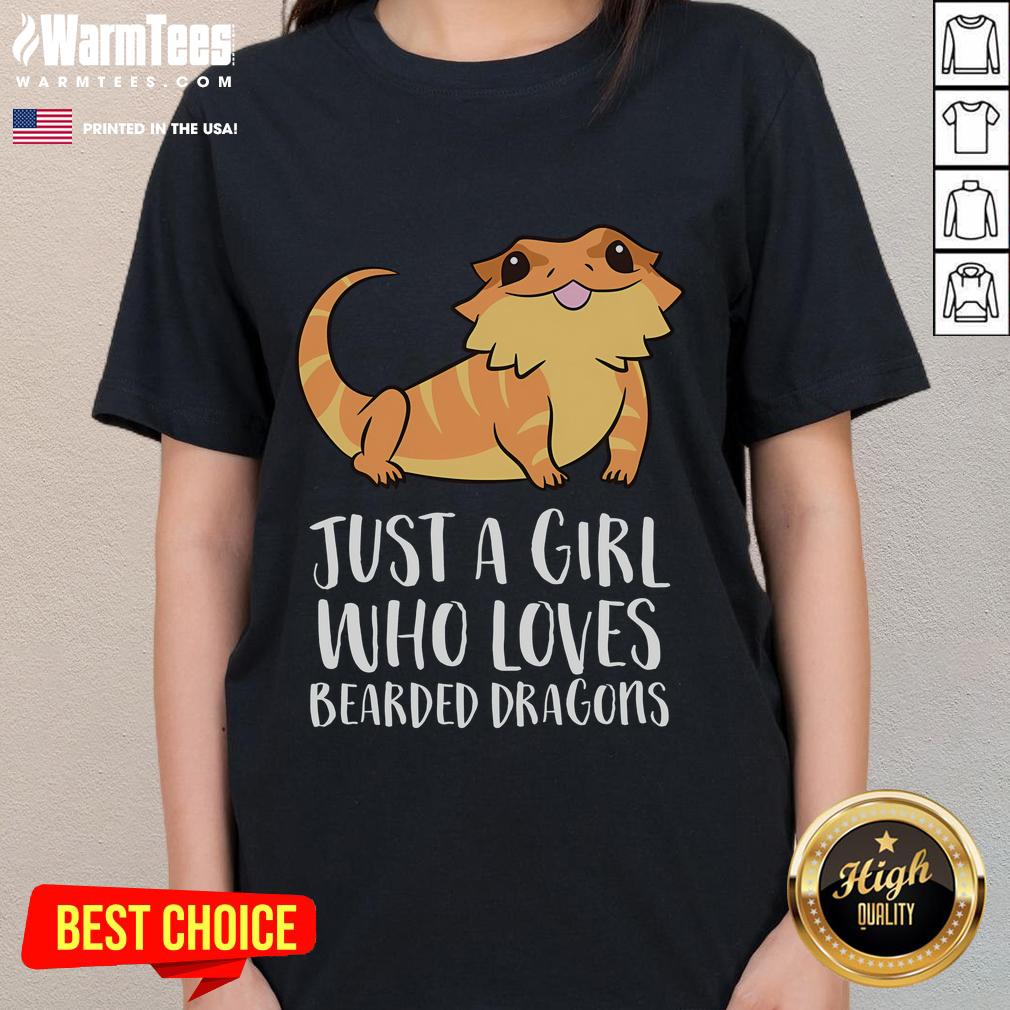 Cute Just A Girl Who Loves Bearded Dragons Lizard Reptile Ladies Tee Cute girl wearing a tee featuring a bearded dragon, perfect for reptile lovers and lizard enthusiasts.