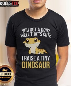 Alt Text: Cute lizard and gecko bearded dragon pet on a Tiny Dinosaur T-shirt, perfect for reptile lovers.