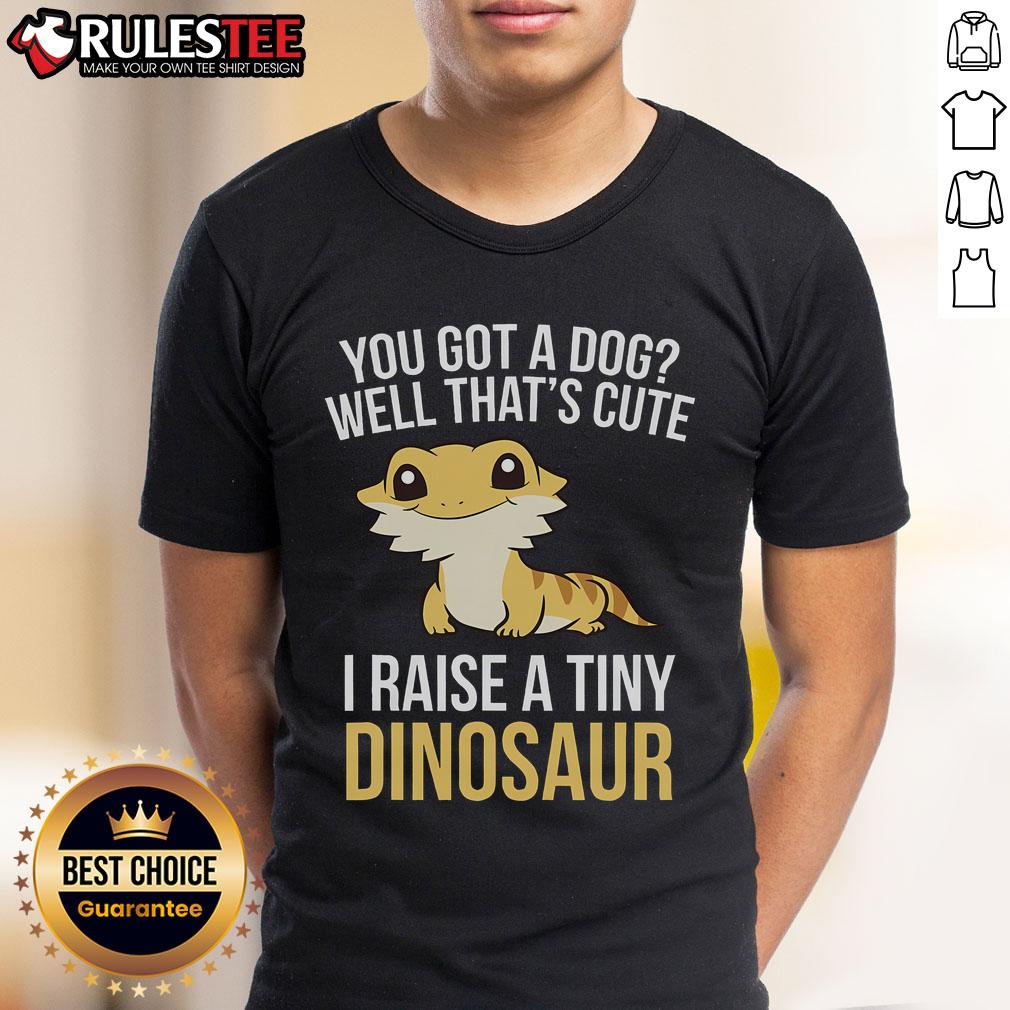 Cute Lizard And Gecko Bearded Dragon Pet I Raise A Tiny Dinosaur T Shirt Alt Text: Cute lizard and gecko bearded dragon pet on a Tiny Dinosaur T-shirt, perfect for reptile lovers.