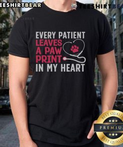 Funny veterinarian art T-shirt for women, perfect for pet lovers and veterinary enthusiasts, showcasing humor and passion.