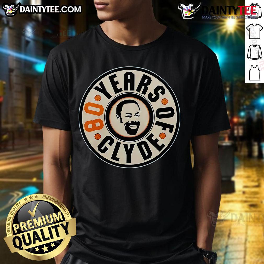 Good New York Knicks X Clyde'S 80Th Birthday T Shirt Good New York Knicks X Clyde's 80th Birthday T-Shirt featuring vibrant team colors and celebratory design.