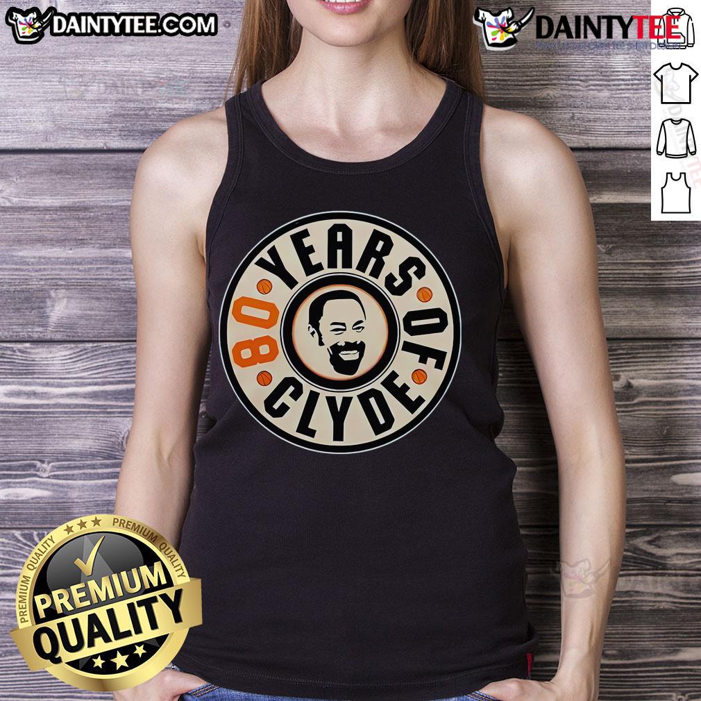 Good New York Knicks X Clyde'S 80Th Birthday Tank Top Good New York Knicks X Clyde's 80th Birthday tank top featuring vibrant team colors and a festive design for fans.