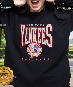 2025 New York Yankees baseball logo graphic on a stylish sweatshirt, perfect for fans and casual wear.