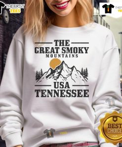 Vintage sweatshirt featuring a scenic view of the Smoky Mountains, perfect for hiking enthusiasts in Tennessee.