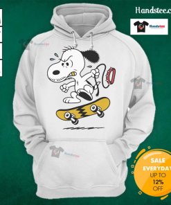 Cool Snoopy skateboarding hoodie with yellow lightning design, featuring Snoopy and playful graphics for a trendy look.