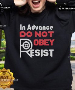 Official In Advance Do Not Robey Resist Sweatshirt in black, featuring bold text design for a trendy streetwear look.