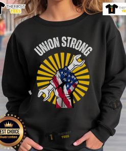 Top American Union Strong on Strike Protest USA 2025 sweatshirt featuring bold graphics and vibrant colors.