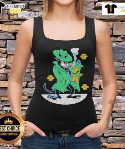 Stylish Top Goldset Dealer tank top featuring a vibrant design, perfect for casual wear and gold enthusiasts.