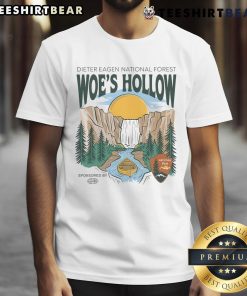 Alt Text: Retro vintage T-shirt featuring Top Woe's Hollow National Park aesthetic design, perfect for nature lovers.