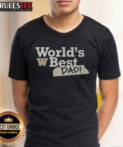 Awesome Washington Huskies World's Best Dad T-Shirt featuring vibrant team colors and a sporty design for proud fans.