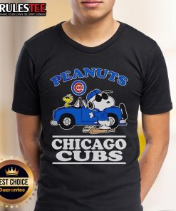 Alt Text: Cute Snoopy Peanuts X Chicago Cubs 2025 T-Shirt for fans, featuring Snoopy in a Cubs cap and vibrant team colors.