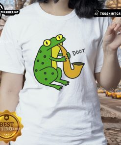 Funny jazz frog Doot graphic on a stylish ladies tee, perfect for music lovers and quirky fashion enthusiasts.