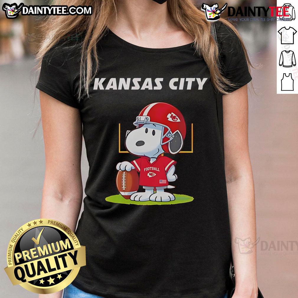 Nice Kansas City Chiefs X Peanuts Day 2025 Ladies Tee 2025 Kansas City Chiefs x Peanuts Day ladies tee featuring vibrant graphics, perfect for fans and casual wear.