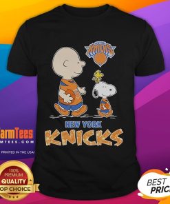 Nice Snoopy and Charlie Brown The Peanuts New York Knicks T-shirt featuring iconic characters in vibrant team colors.