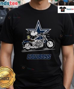 Nice Snoopy and Woodstock riding a motorbike on a Dallas Cowboys T-Shirt, perfect for fans and collectors.