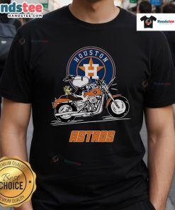Nice Snoopy and Woodstock driving motorbike on Houston Astros T-shirt, perfect for fans and casual wear.