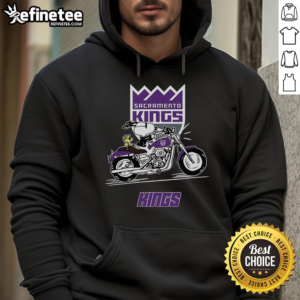 Nice Snoopy And Woodstock Driving Motorbike Sacramento Kings Hoodie Alt Text: Snoopy and Woodstock on a motorbike wearing a Sacramento Kings hoodie, showcasing playful cartoon style.