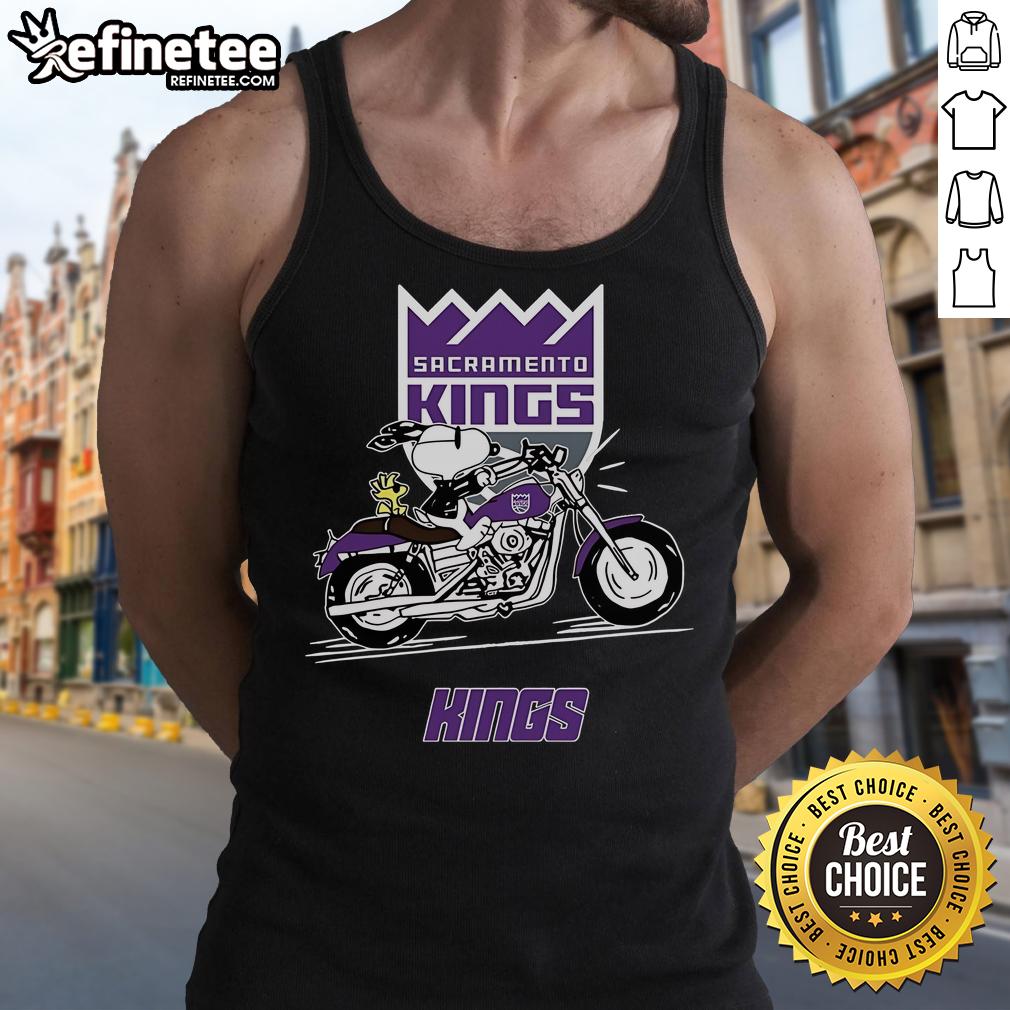 Nice Snoopy And Woodstock Driving Motorbike Sacramento Kings Tank Top Snoopy and Woodstock joyfully riding a motorbike in a Sacramento Kings tank top, perfect for fans and summer fun.